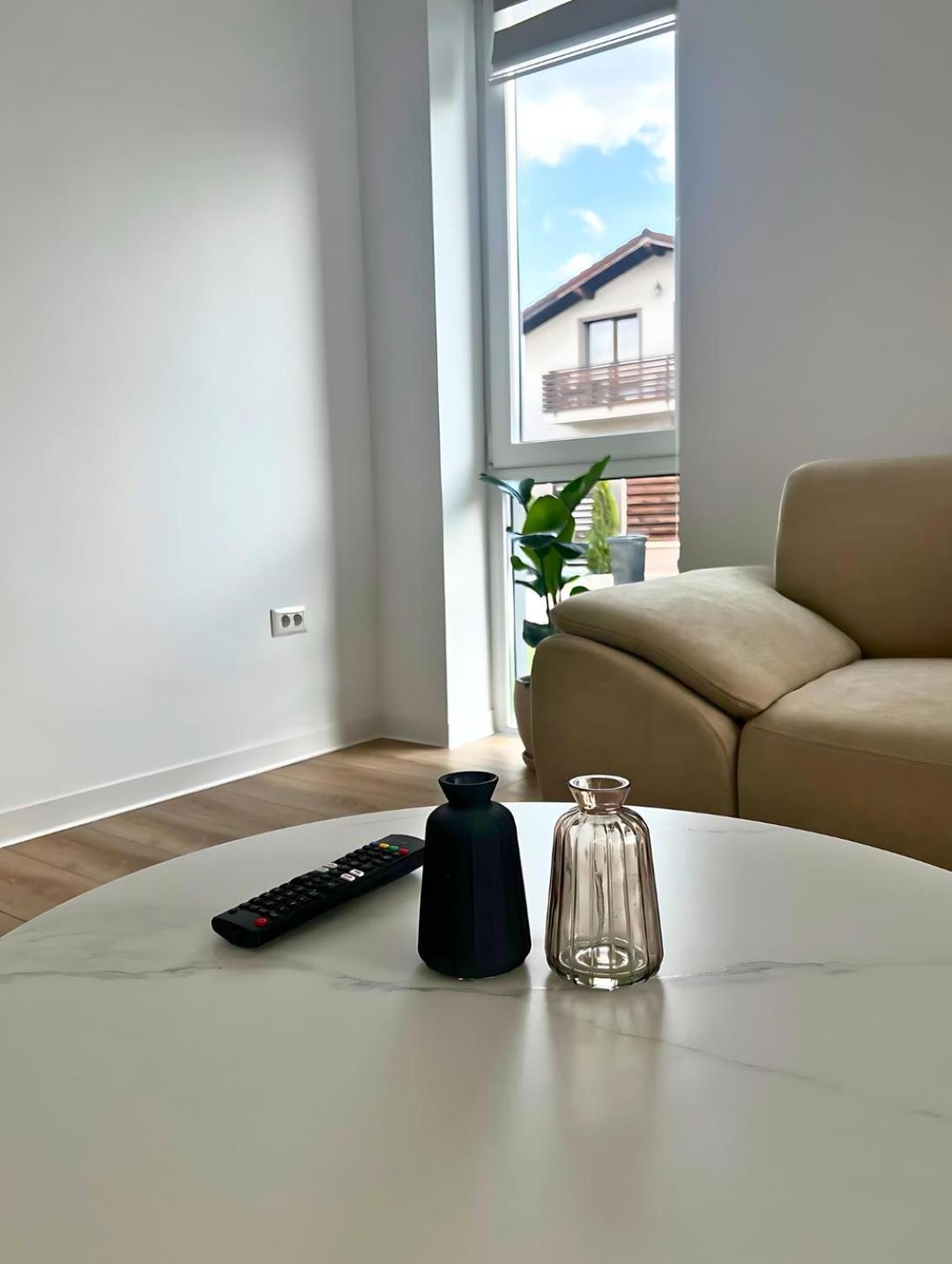 Sun Apartment *